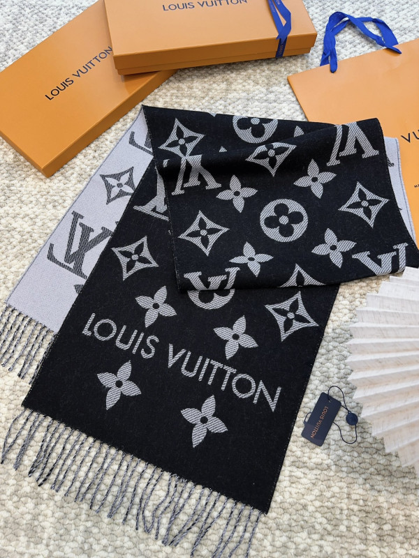 LOUIS VUITTON SCARF