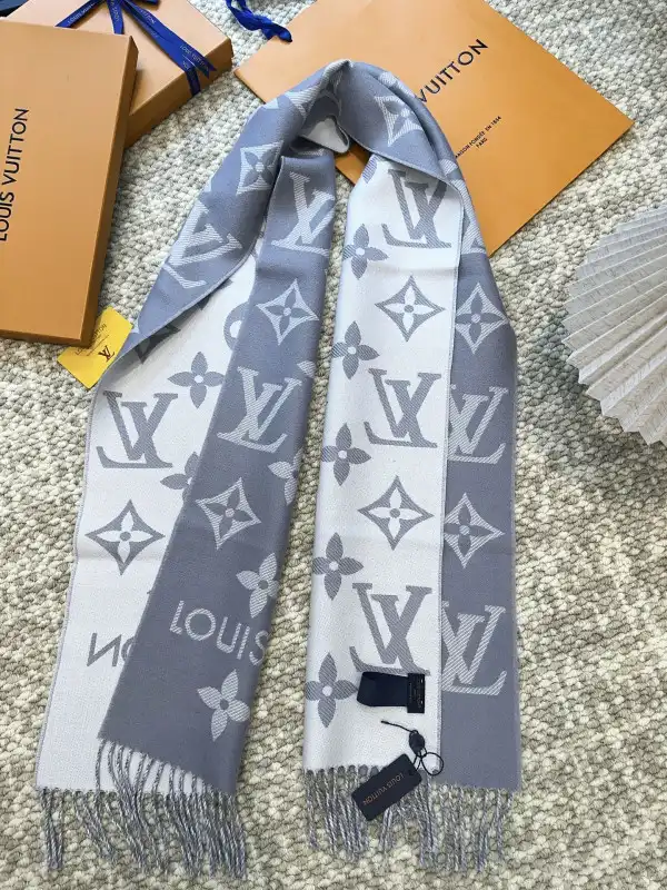 LOUIS VUITTON SCARF