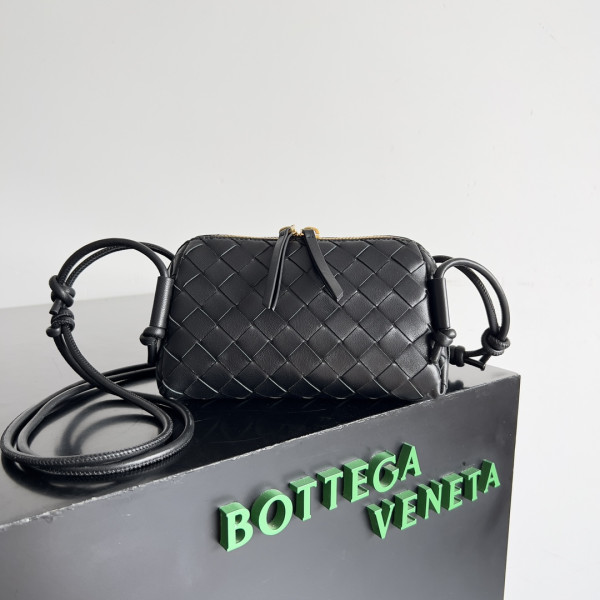 HOT SALE Bottega Veneta Intrecciato Concert Pouch