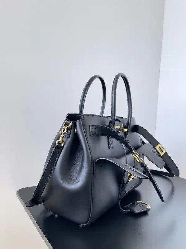 Balenciaga Women's Bel Air Medium Carry All Bag