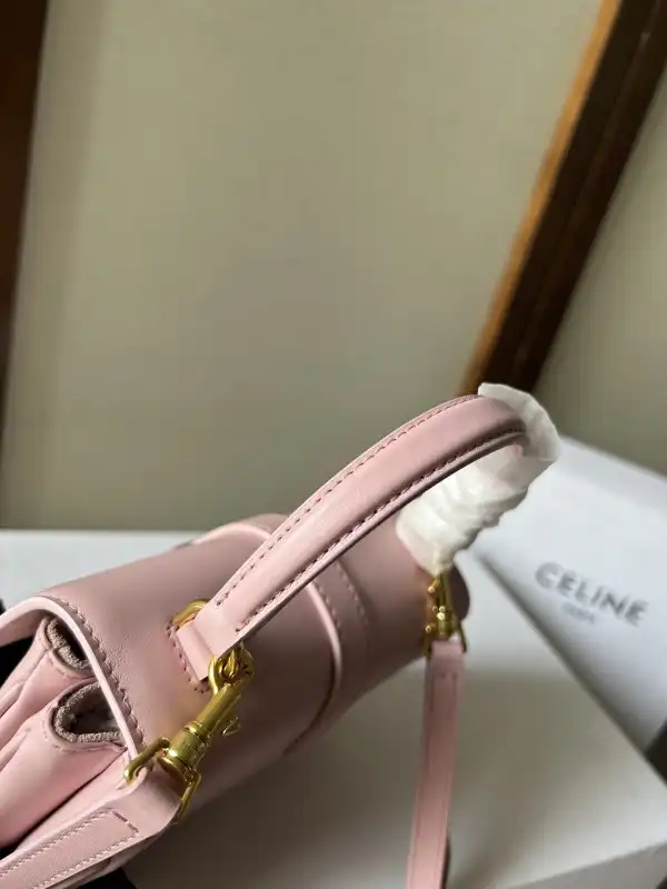 First bag ru Celin* MINI CHAIN CHANELAUDE