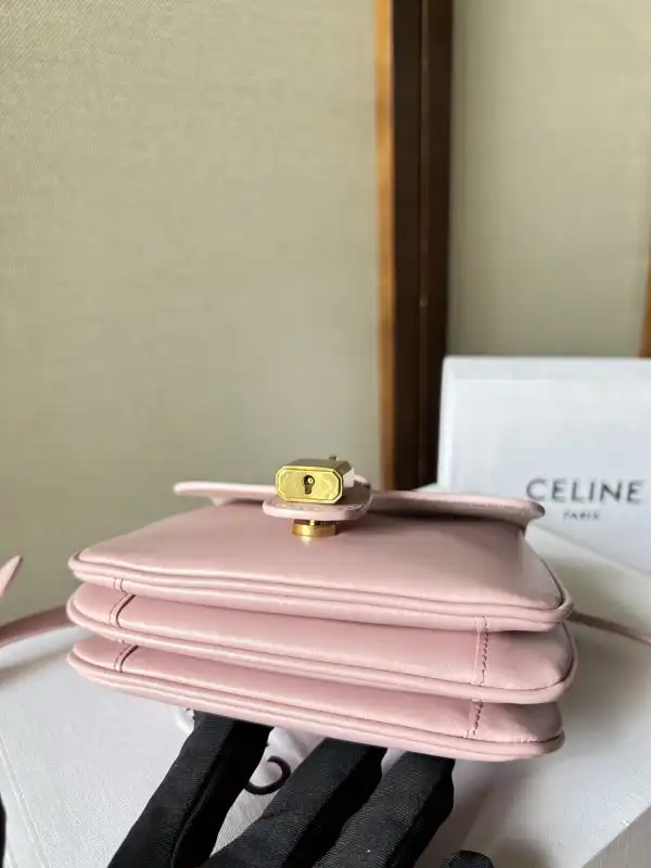 Celin* MINI CHAIN CHANELAUDE