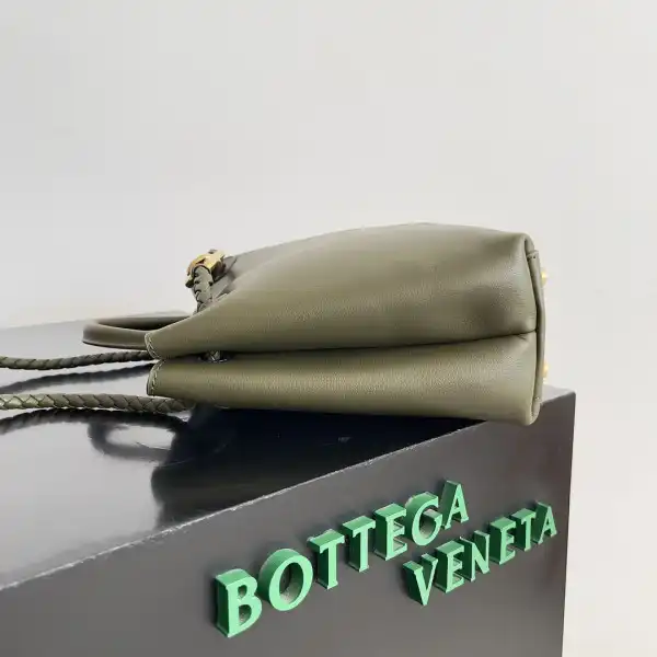 First Bag Ru BOTTEGA VENETA SMALL ANDIAMO-25*22*10.5cm