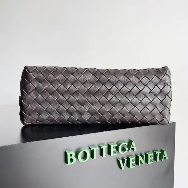 First Bag Ru BOTTEGA VENETA MEDIUM ANDIAMO