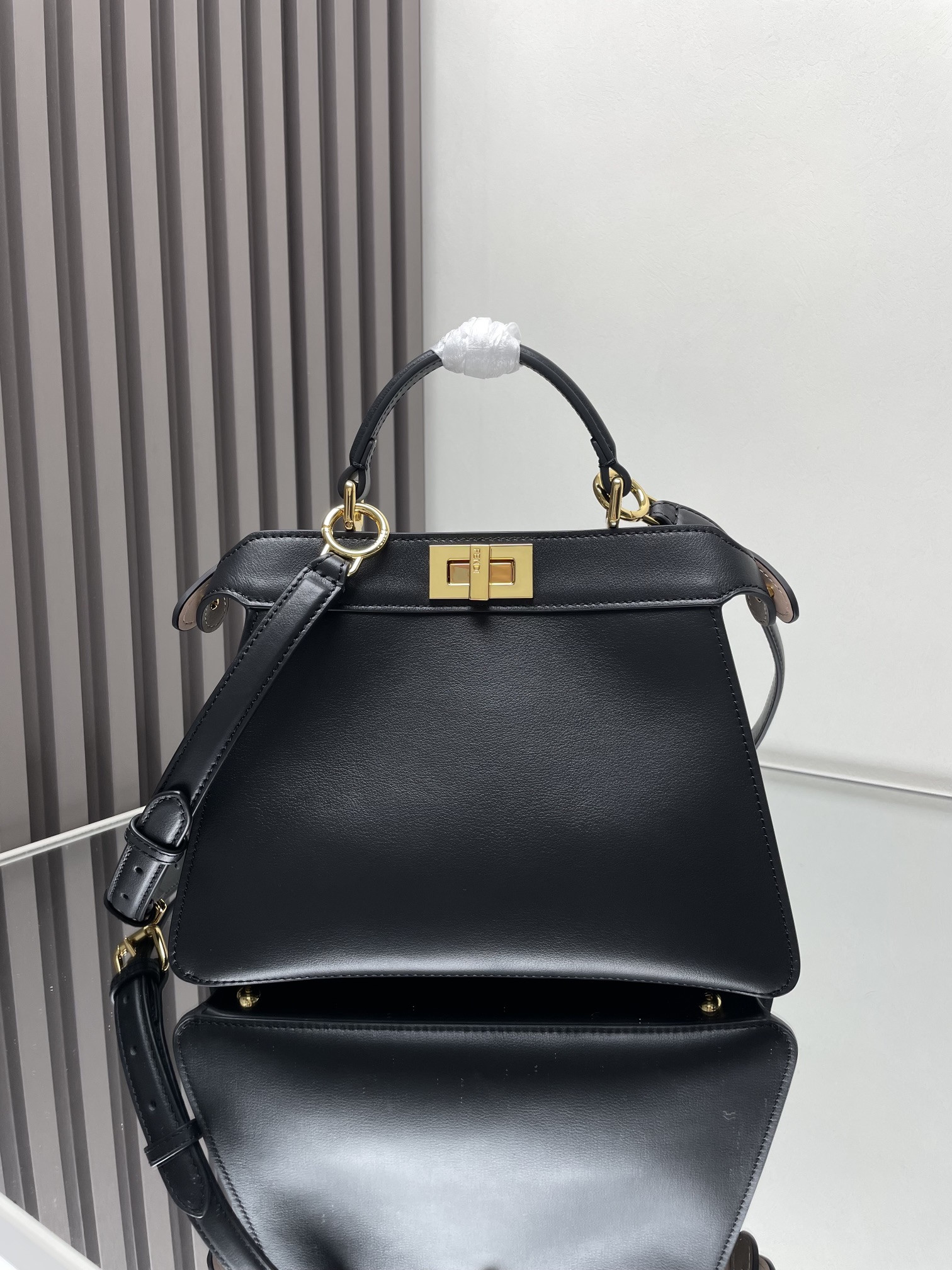 HOT SALE FENDI Peekaboo Iseeu Small-27x21x11CM