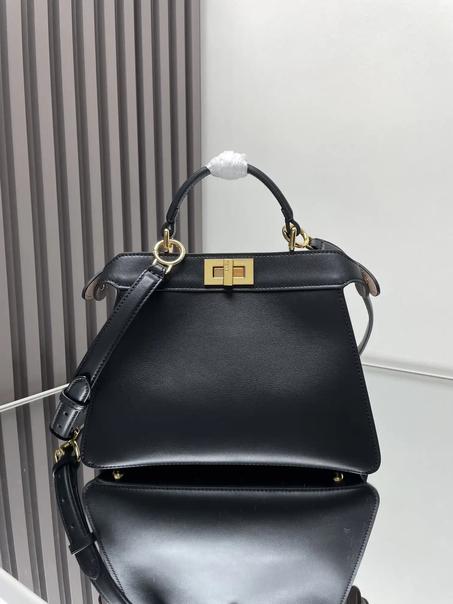 Firstbag Ru FENDI Peekaboo Iseeu Small-27x21x11CM