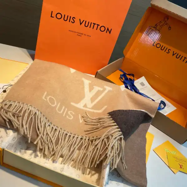 LOUIS VUITTON SCARF