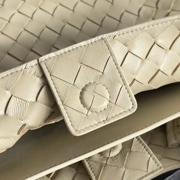 BOTTEGA VENETA MEDIUM ANDIAMO