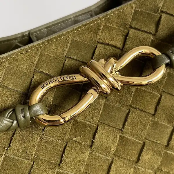 BOTTEGA VENETA SMALL ANDIAMO-25*22*10.5cm