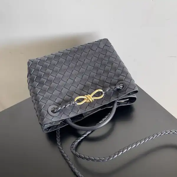 Bagsoffer BOTTEGA VENETA SMALL ANDIAMO-25*22*10.5cm