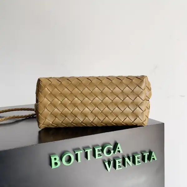 First bag ru BOTTEGA VENETA SMALL ANDIAMO-25*22*10.5cm