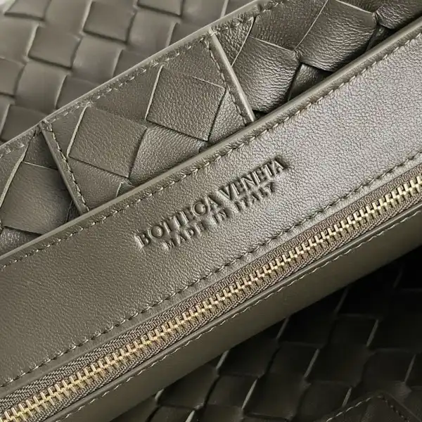 First bag ru BOTTEGA VENETA MEDIUM ANDIAMO