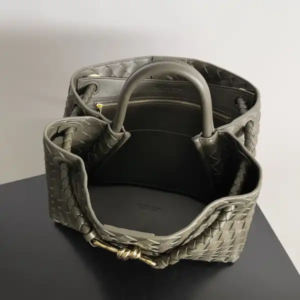 First bag ru BOTTEGA VENETA MEDIUM ANDIAMO