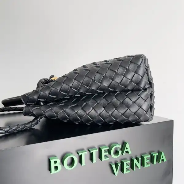 First bag ru BOTTEGA VENETA MEDIUM ANDIAMO