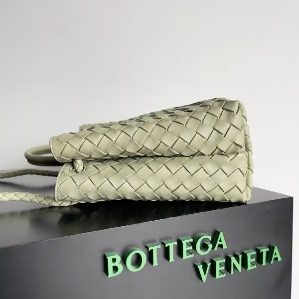 First Bag Ru BOTTEGA VENETA MEDIUM ANDIAMO