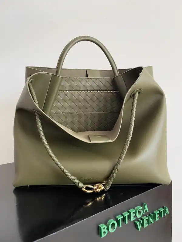 First Bag Ru BOTTEGA VENETA LARGE ANDIAMO-45*22*34CM