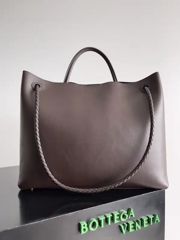 First bag ru BOTTEGA VENETA LARGE ANDIAMO-45*22*34CM