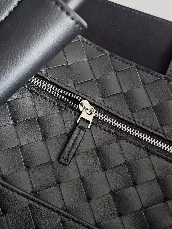 BOTTEGA VENETA LARGE ANDIAMO-45*22*34CM