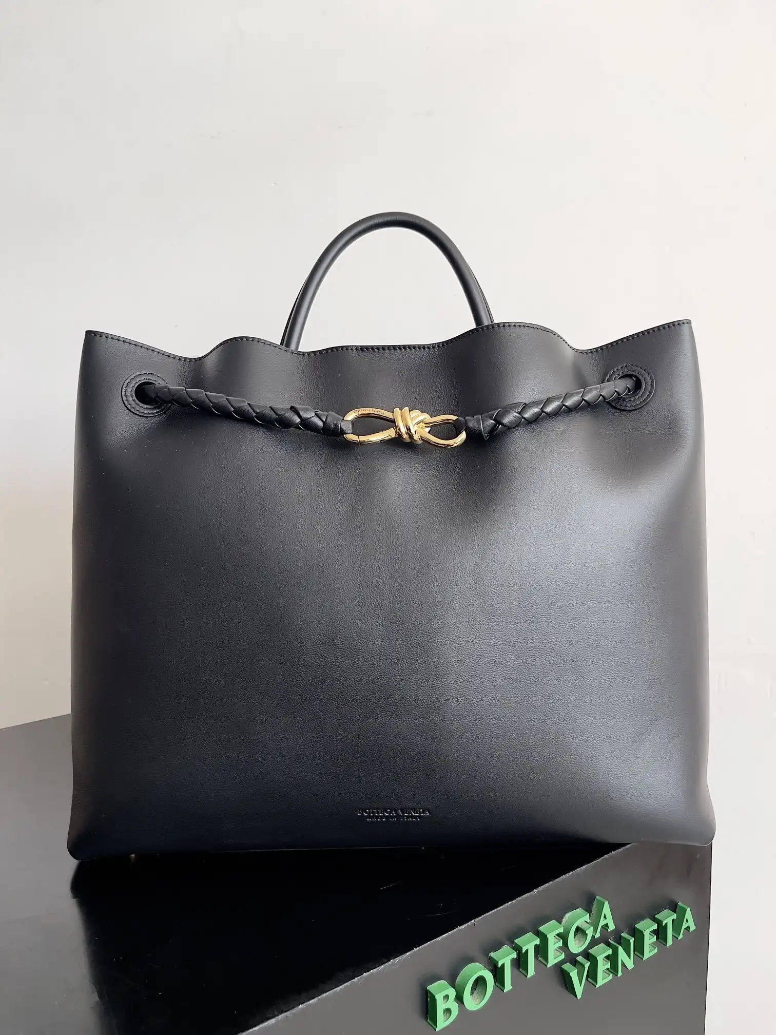 First bag ru BOTTEGA VENETA LARGE ANDIAMO-45*22*34CM