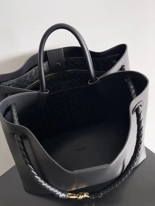 BOTTEGA VENETA LARGE ANDIAMO-45*22*34CM