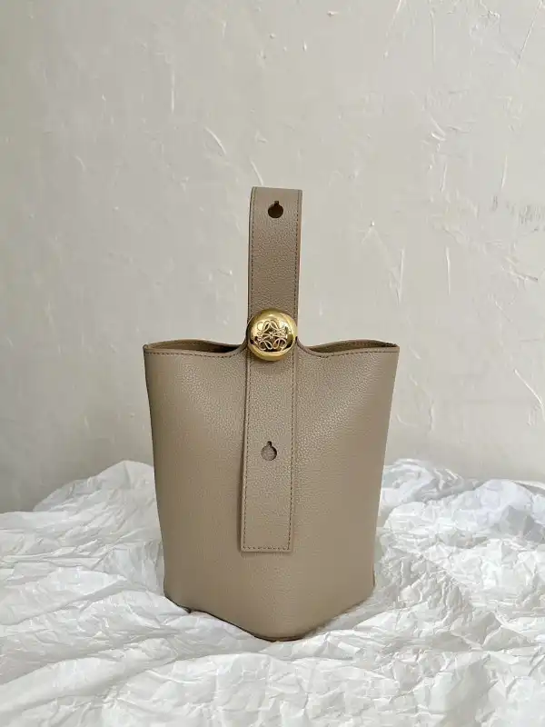 First bag ru Lowee Mini Pebble Bucket bag-19.5*16*16CM