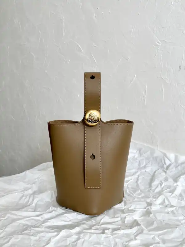 First bag ru Lowee Mini Pebble Bucket bag-19.5*16*16CM