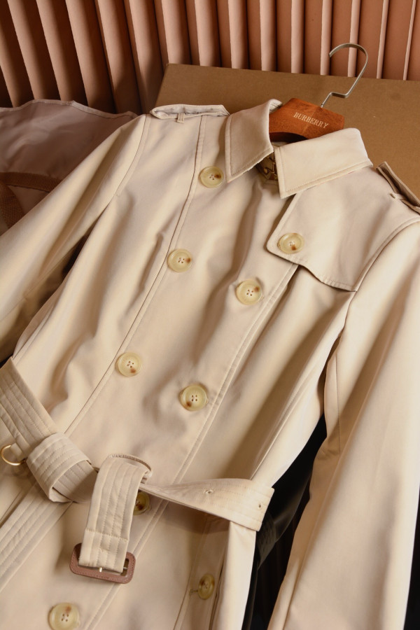 HOT SALE Burberry Short Kensington Heritage Trench Coat