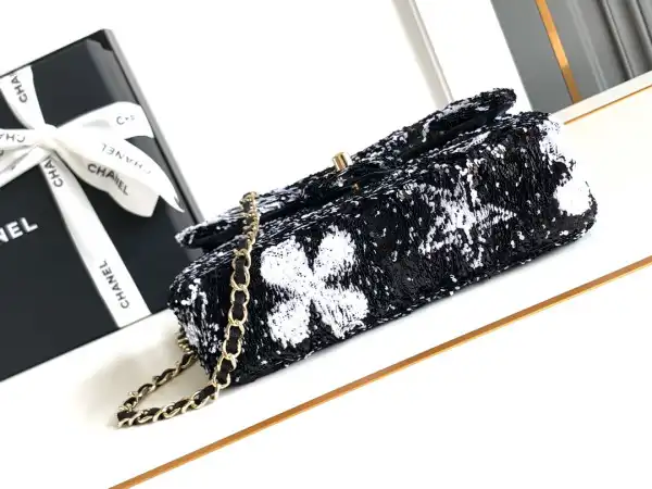 CHANEL FLAP BAG 20CM