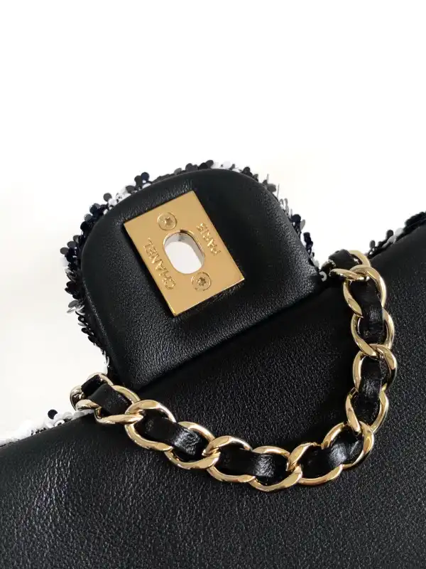 CHANEL FLAP BAG 20CM