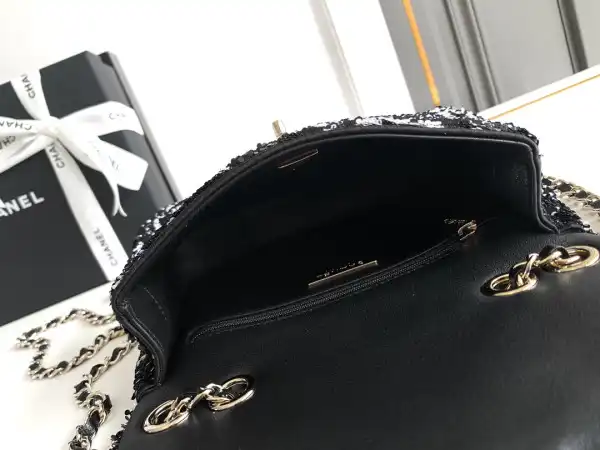 CHANEL FLAP BAG 20CM