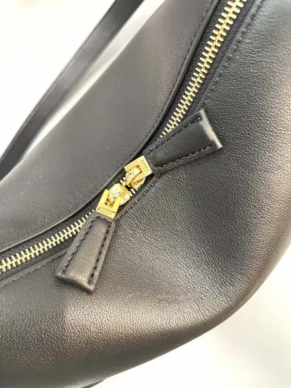 First bag ru Prada Darling leather handbag