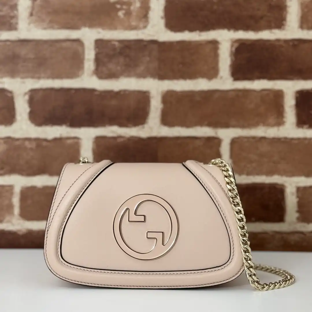 First bag ru Gucci Blondie mini shoulder bag