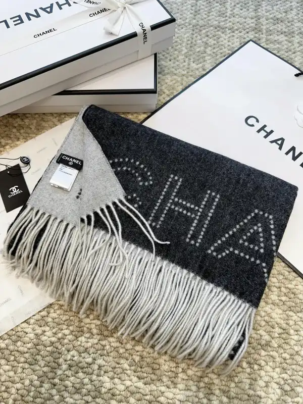 CHANEL Scarf