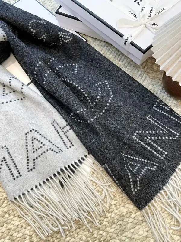 CHANEL Scarf