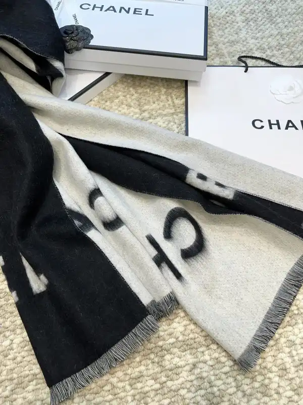 CHANEL Scarf