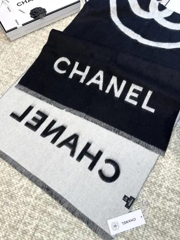 CHANEL Scarf