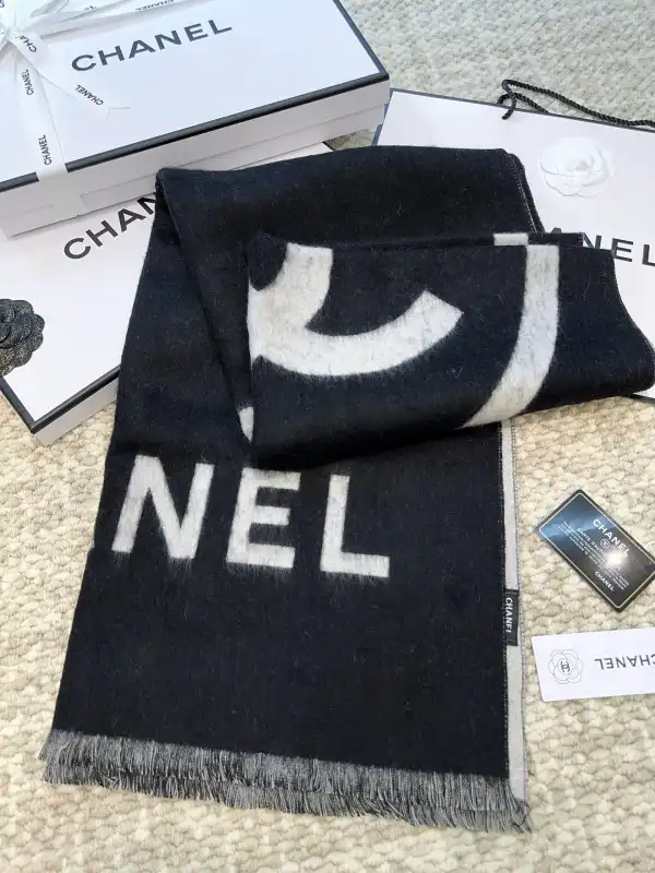 CHANEL Scarf