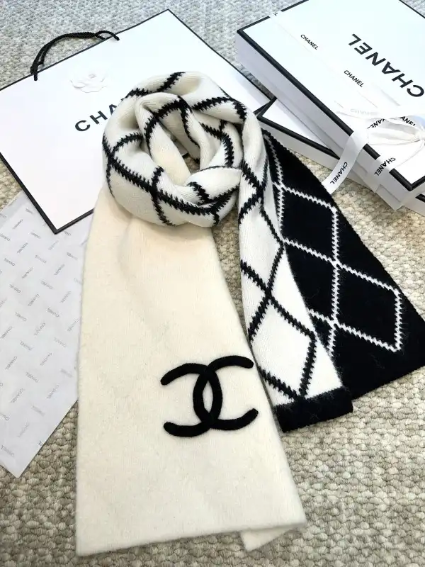 CHANEL Scarf