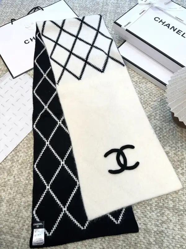 CHANEL Scarf