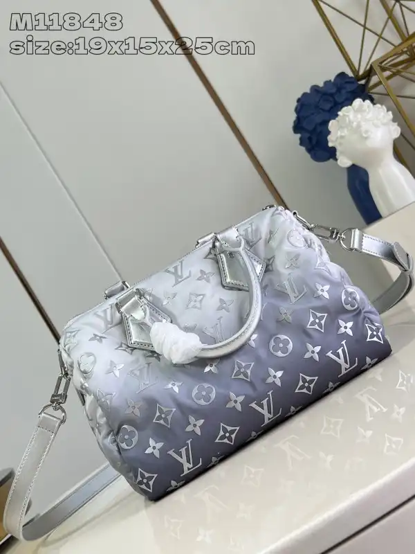 First Bag Ru LOUIS VUITTON SPEEDY BANDOULIÈRE 25