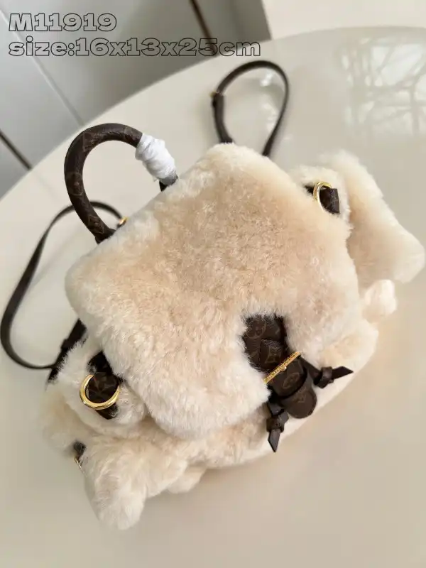 Frstbag ru Louis Vuitton Ski Nano Teddy Backpack