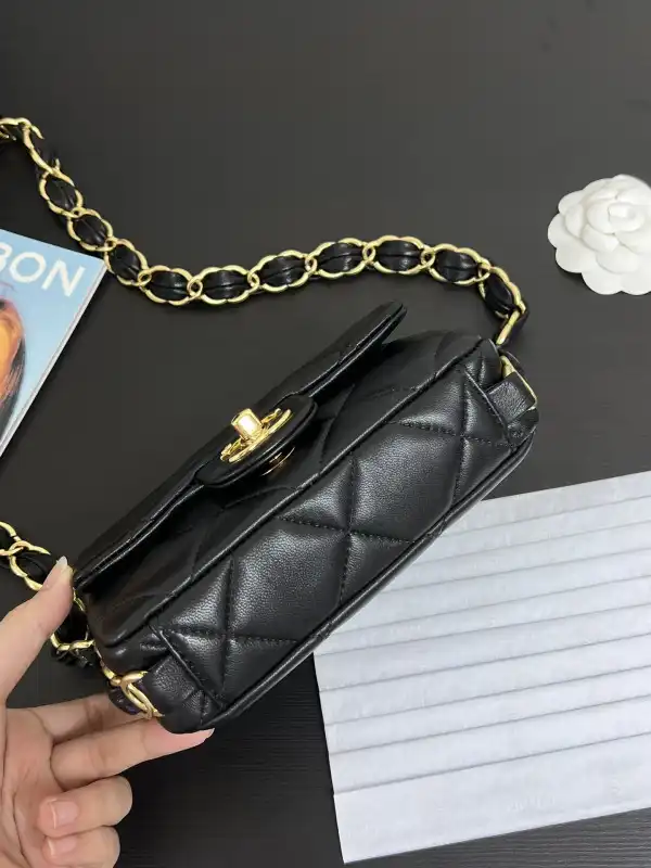 CHANEL FLAP BAG-12*16*5cm