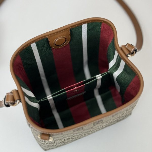 HOT SALE Gucci GG Emblem mini bucket bag