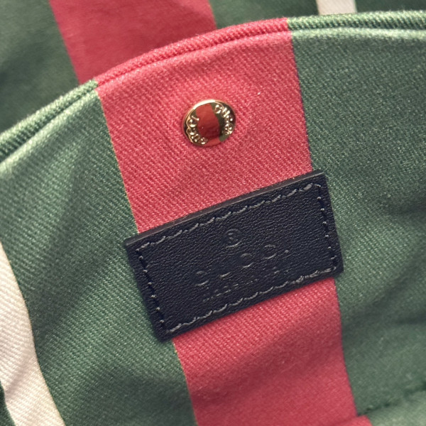 HOT SALE Gucci GG Emblem mini bucket bag