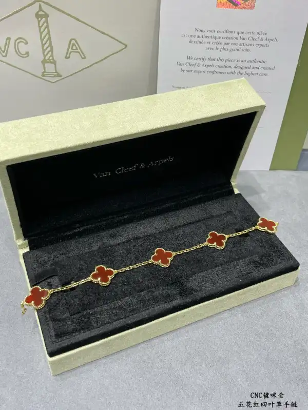 Cheap HOT SALE Van Cleef&Arpels Perlée BRACELET