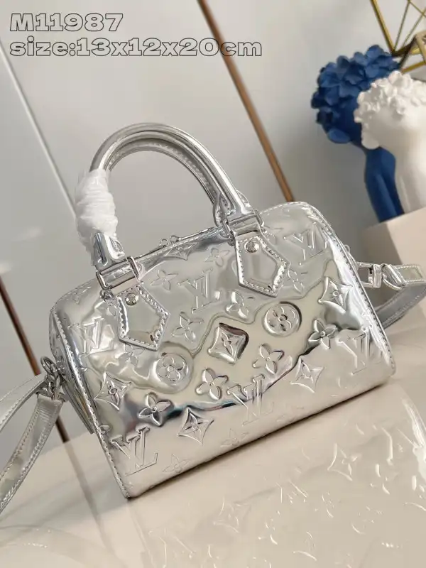 LOUIS VUITTON SPEEDY BANDOULIÈRE 20