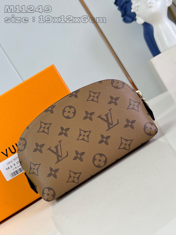 [FREE SHIPPING] Louis Vuitton Pochette Cosmétique PM