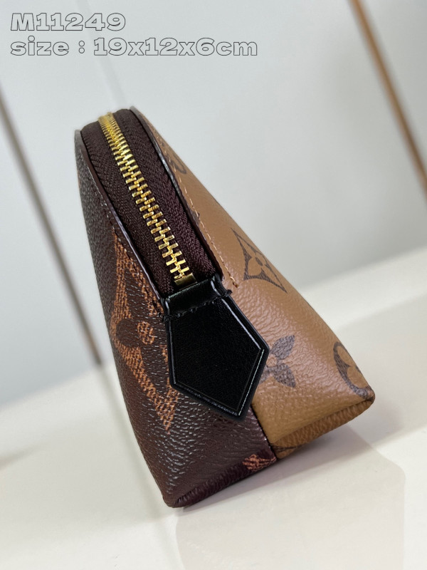 [FREE SHIPPING] Louis Vuitton Pochette Cosmétique PM