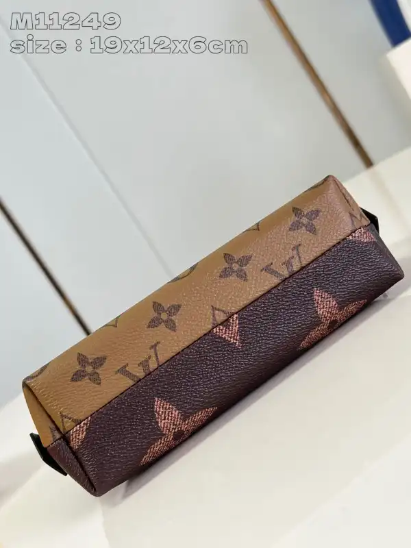 Louis Vuitton Pochette Cosmétique PM