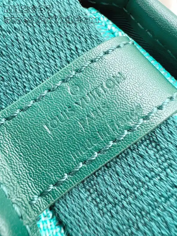 LOUIS VUITTON BOSPHORE WEARABLE WALLET